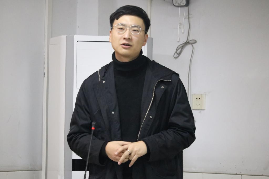 图为 鲍智波讲话(吴璇 摄)
