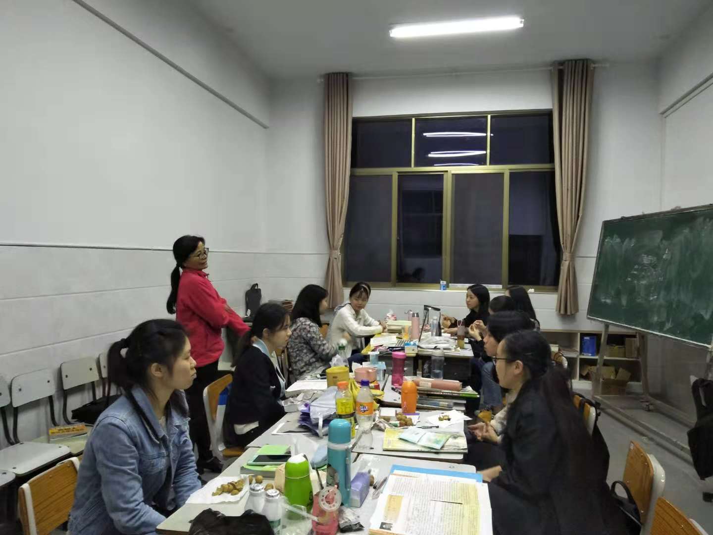 图为 会议现场