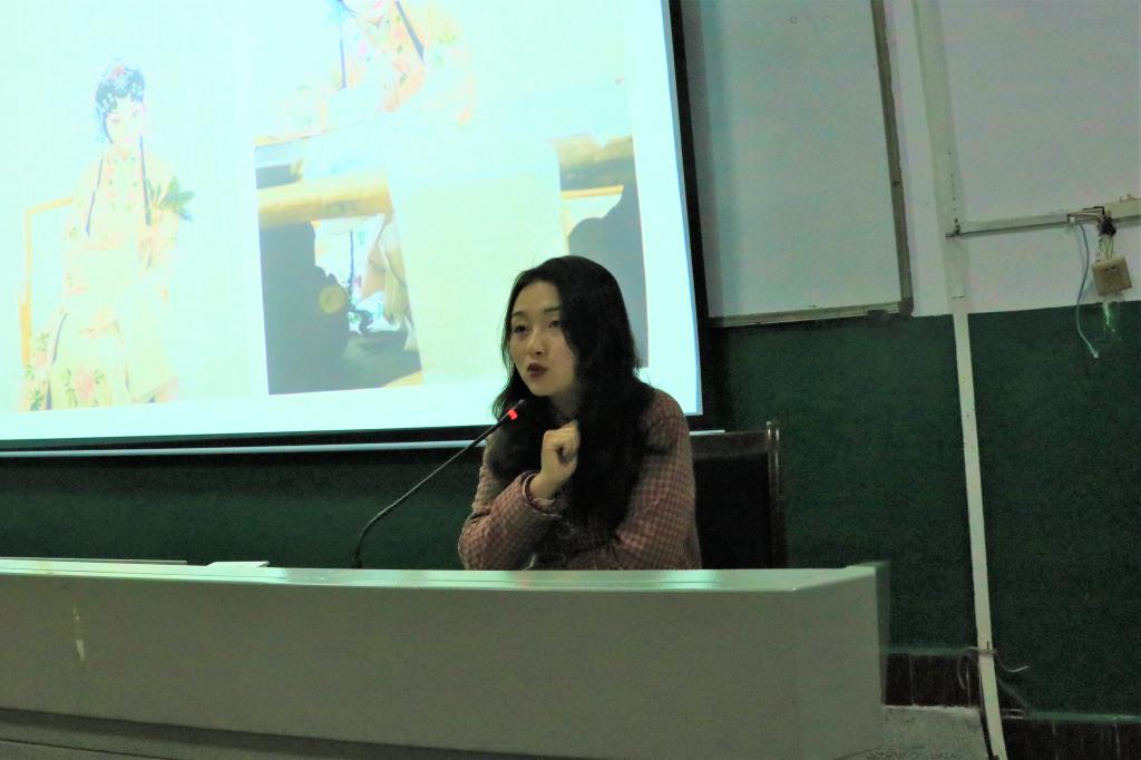 图为 李菁进行分享(熊嫦琳 摄)