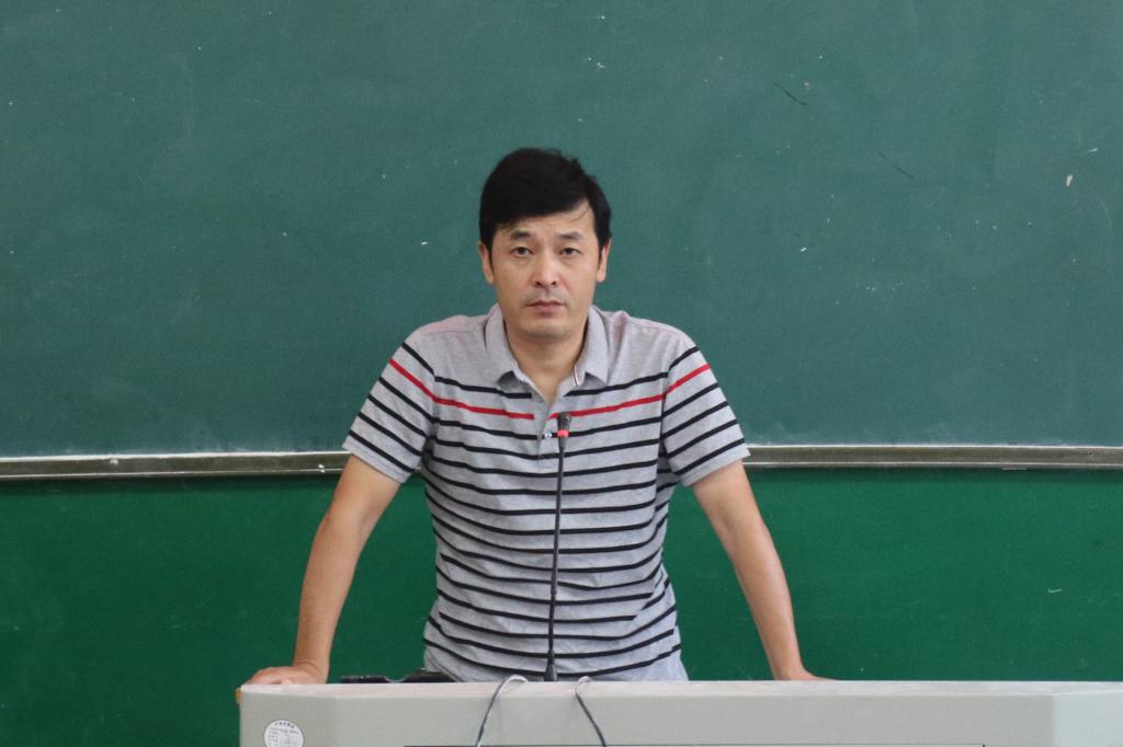 图为杨龙斌发言(吕嘉欣 摄)