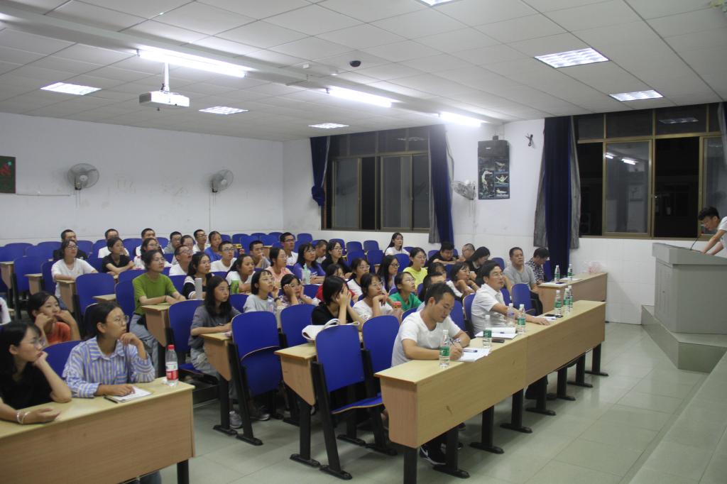 图为 网媒班专业入学教育暨见面会全景(吕嘉欣 摄)