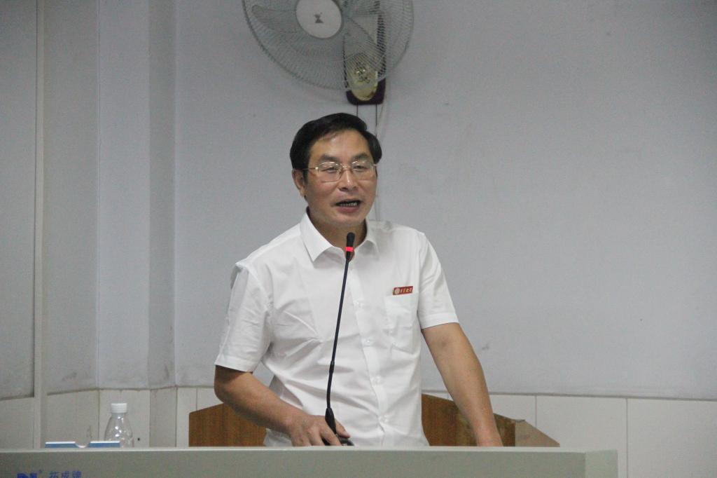 图为 罗惠缙总结发言(吕嘉欣 摄)