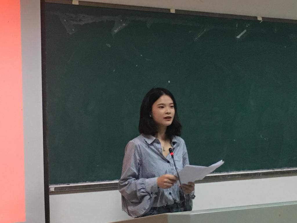 图为 田元伟作为老生代表发言(龚亭韵 摄)
