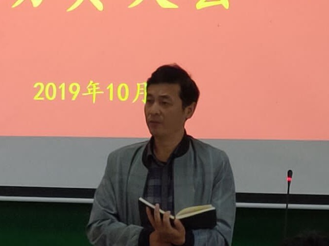 图为 杨龙斌发言(何小芳 摄)
