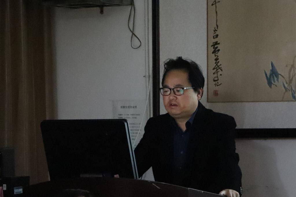 图为 王焕林发言(邱馨瑶 摄)