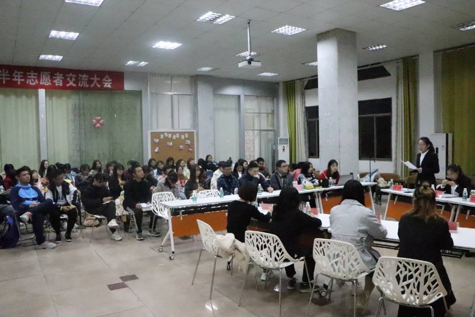 图为 比赛现场(王小丫 摄)