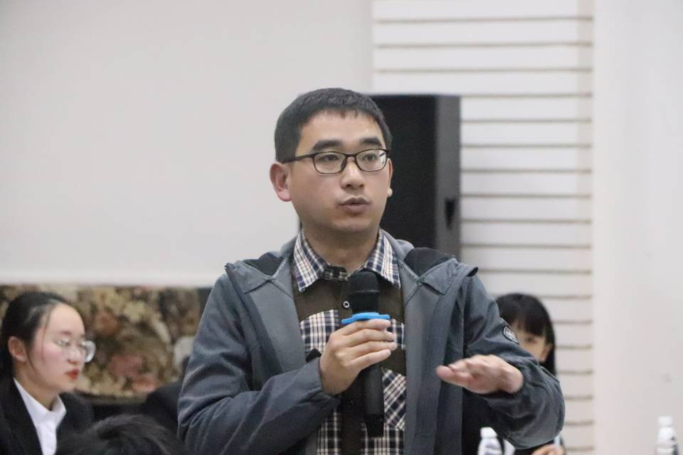 图为 彭书跃发言(芮维泽 摄)