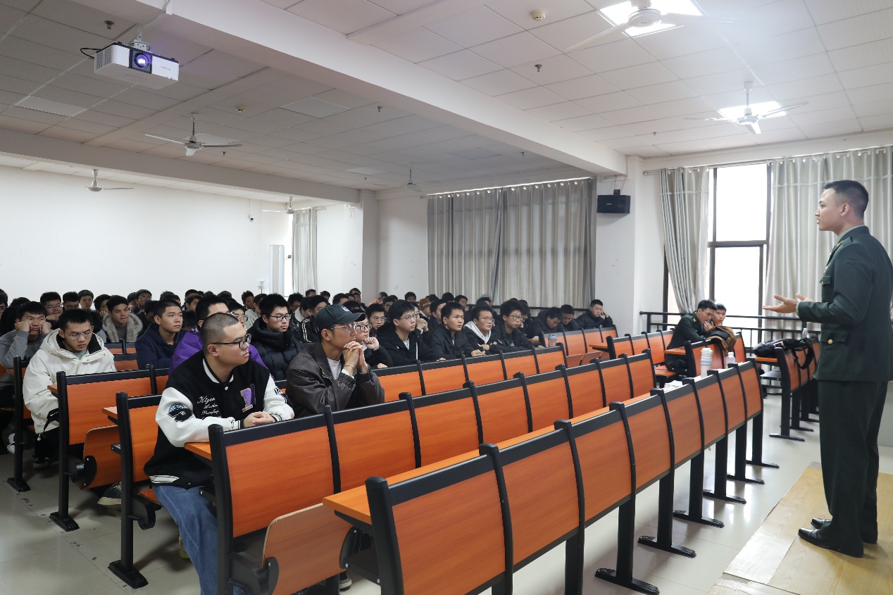 点燃青春报国志：学院征兵宣讲会顺利举行